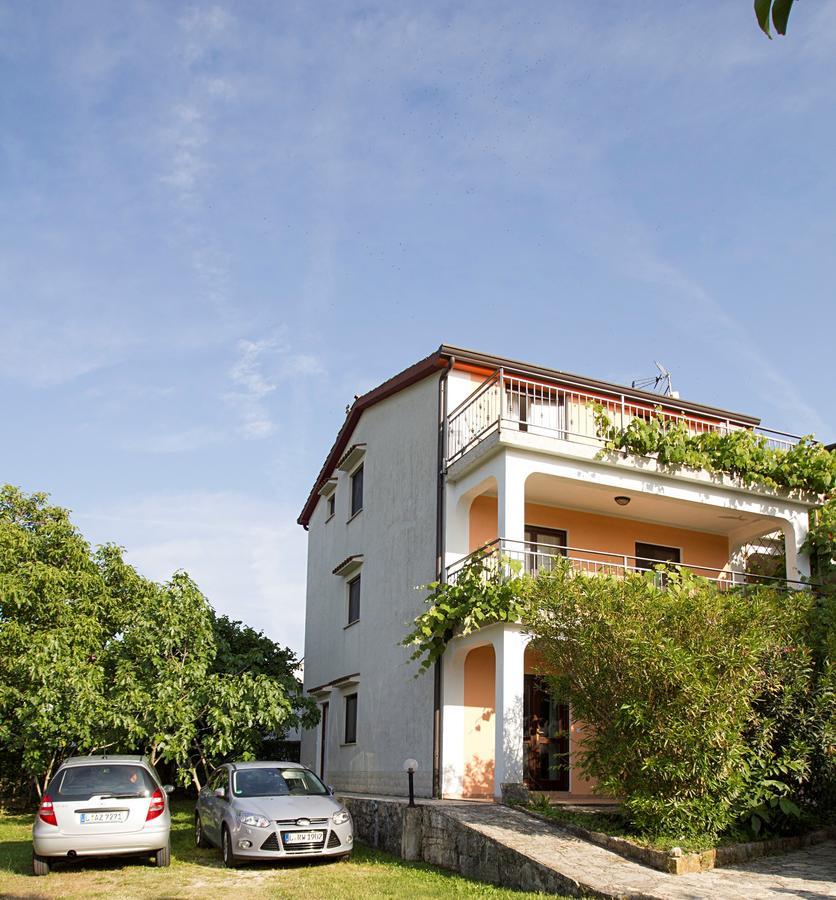 Apartments Coki Funtana Buitenkant foto
